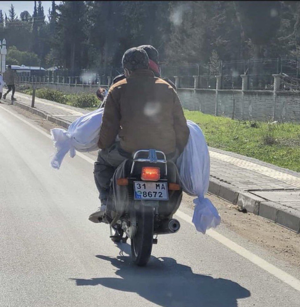 Zaman, yaraları sarar mı bilinmez ama bazı acılar, hafızalara kazınır ve asla silinmez.. 
Mekanları cennet olsun.

| #6şubat2023