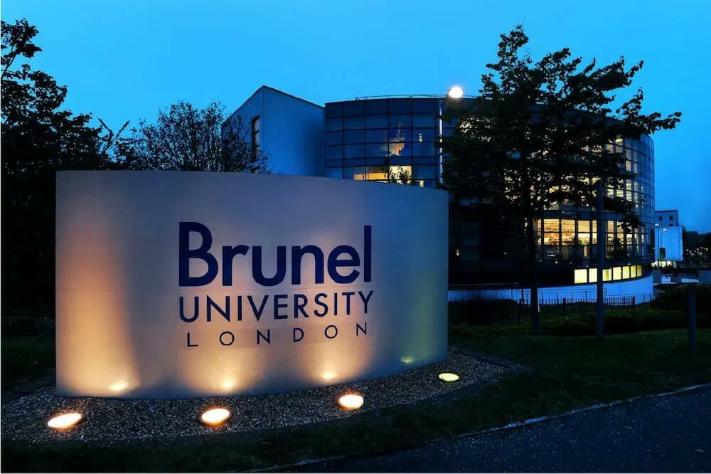Just had a great conversation with <a href="/filmhistpaul/">Dr Paul Moody</a>, great mentor &amp; Senior Lecturer at <a href="/Bruneluni/">Brunel University of London</a>, about Virtual Production, AI, Tech advancements in Film/TV! Exciting innovations reshaping storytelling and production! 🎬✨ #AIinFilm #VirtualProduction #DrPaulMoody