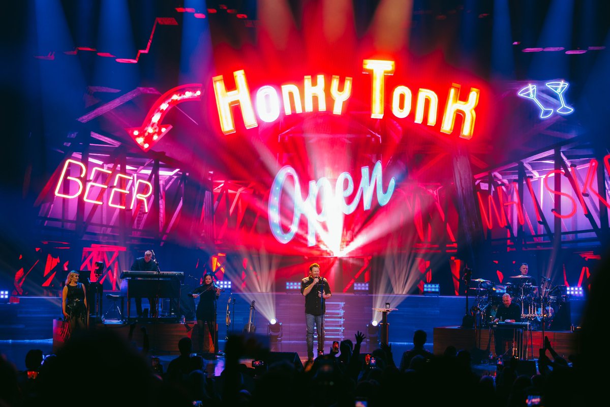 Blake Shelton tweet media