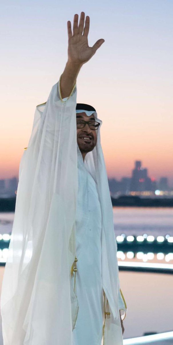 x_uae71's tweet photo. يرحم كف بانيها                                  يسلم كف حاميها https://t.co/xOnsqQxqDK