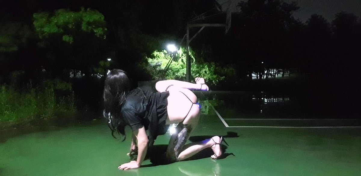 05월06일-4
비오던 그날ㅎ
비가 오지만 숨길 수 없는 암캐년의 천박한 본능과 썩은 냄세 심한 보지냄세 풍기면서 낭성분들의 농구장을 더럽힌 씹돼지년ㅎ
포즈도 참 발전없는 정액만 차있는 뇌ㅎ
저는 언제나 남성님들의 쌍욕과 능욕,수치를 들을 준비가 되어있어요~♡
#야노
#암퇘지
#발정기
#암캐