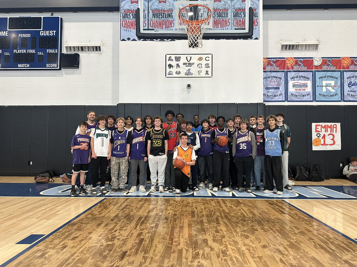 CrismonHoops's tweet photo. Jersey Day https://t.co/XcVeSFKEvn