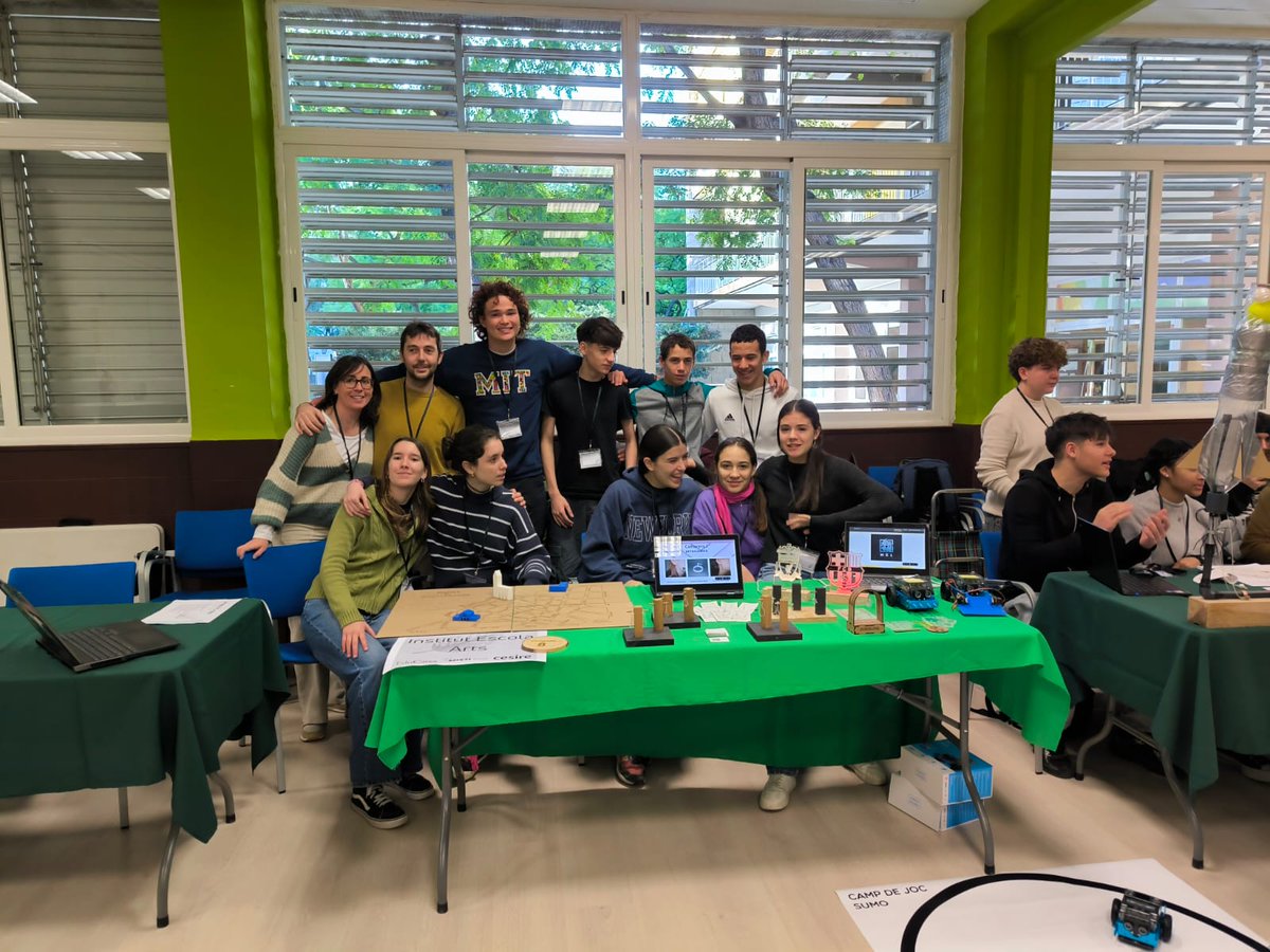 IE_ARTS's tweet image. Aquest darrer mes, hem tingut l'oportunitat de gaudir de l'acompanyament d'un alumne de la Universitat de Massachusetts en el nostre FAIGLAB. @MIT @cesirecat 
@MISTIatMIT   #ProgramaFaig @educaciocat @EduCaixa_CAT @eniubo