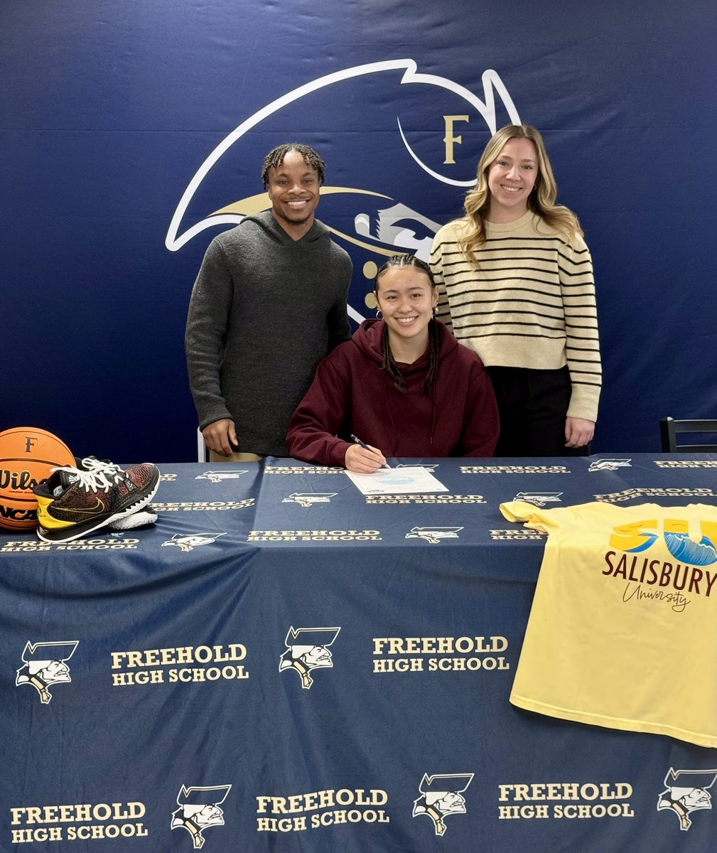 Our next Signee is All-Division Basketball Player player and Captains Council member 
Sayuri Penaranda who will be furthering her academic and athletic career at Salisbury University.
Congratulations Sayuri!