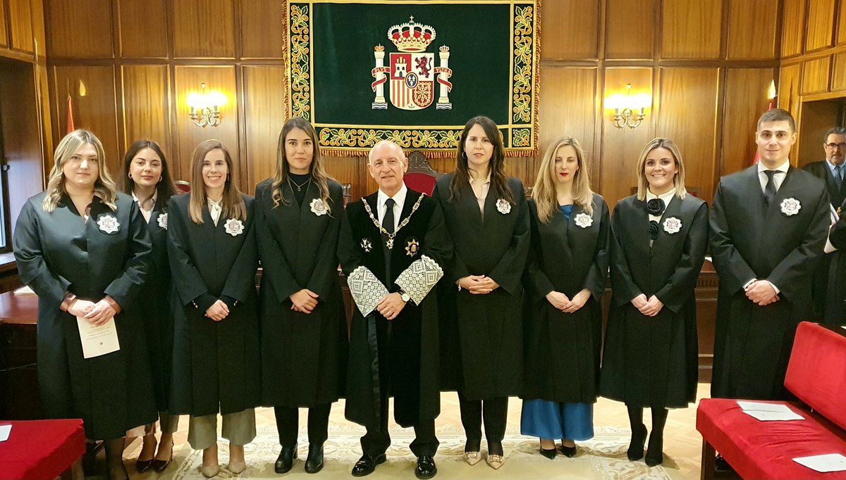 TSJ CastillaLaMancha (@tsjclm) on Twitter photo Acto de Juramento de 8 nuevos jueces con destino en Castilla-La Mancha <a href="/TSJCLM/">TSJ CastillaLaMancha</a> <a href="/PoderJudicialEs/">Poder Judicial</a>
poderjudicial.es/cgpj/es/Poder-… Acto de Juramento de 8 nuevos jueces con destino en Castilla-La Mancha <a href="/TSJCLM/">TSJ CastillaLaMancha</a> <a href="/PoderJudicialEs/">Poder Judicial</a>
poderjudicial.es/cgpj/es/Poder-…