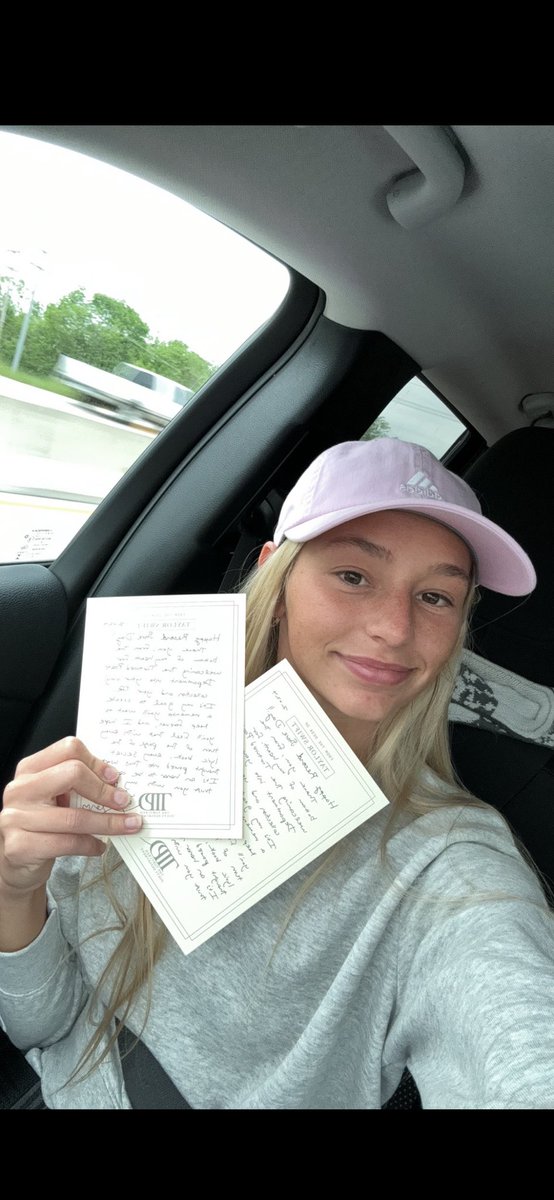 amandas_version's tweet image. I Love you it’s ruining my life 😏 last year I waited over 12 hours for the letter and I’ll be back to camp out for fortnight 🥹😏🫶🏼 @taylornation13 #RSD2025 #fortnight