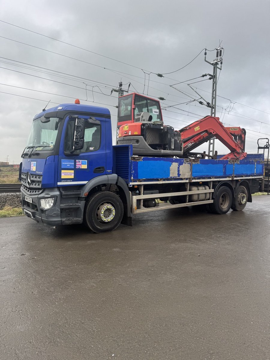 Teoyaomiquu's tweet photo. Our convoy is loaded with an 8-ton excavator and an 8-ton truck in Germany and is moving towards Ukraine.

Total Value: ~$71,000

A bit more detail:

We are saving money on transportation costs by using volunteer drivers and loading the trucks with excavators and other vehicles. This saves an additional $7,000-$8,000.
It's a tough job to organize it all and transport 3,700 km to Kharkiv, but @LibertyUkraineF  in the UK is doing amazing work.

I am asking you to further support my efforts by donating and reposting. 🙏

Donation link: https://t.co/t07DTzzSjH
