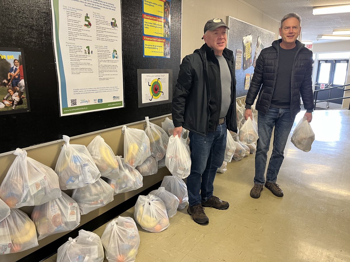 tenbroeckelementary (@tenbroeckelem) on Twitter photo Thankful Thursday! Darren and Jim volunteer their Thursday mornings to pack and deliver starfish backpacks across three <a href="/AbbotsfordSD/">Abbotsford Schools</a>! Thank you and thank you Archway Community Services! #feedingfamilies #givingback Thankful Thursday! Darren and Jim volunteer their Thursday mornings to pack and deliver starfish backpacks across three <a href="/AbbotsfordSD/">Abbotsford Schools</a>! Thank you and thank you Archway Community Services! #feedingfamilies #givingback