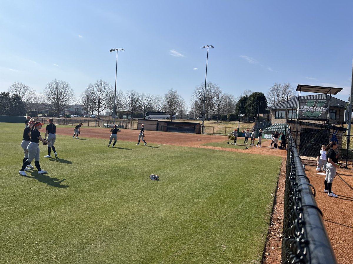 Let’s Go Falcons!!! On the dirt for the first time play starts tomorrow 🧡🤎
#AyZiggy!
