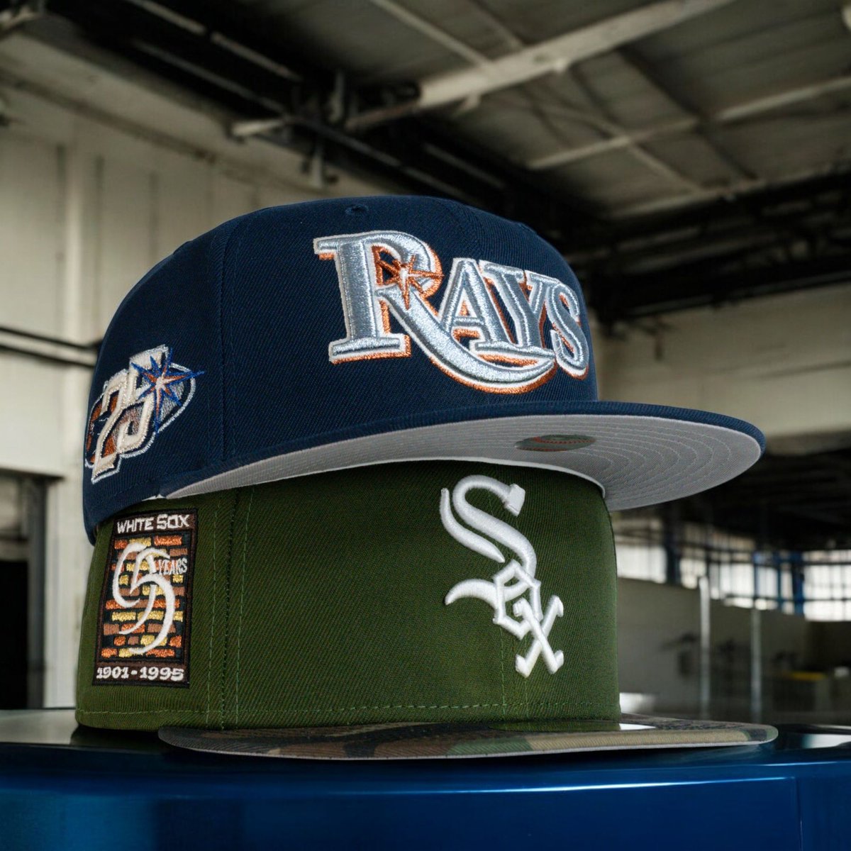 TopperzStore's tweet image. RAYS or SOX?🧢💬⬇️  
🕖 LIVE TODAY at 19:00 CET  
SHOP 👉 LINK IN BIO 🚨 LIMITED STOCK - HURRY!  

#baseballcaps #mlbfans #whitesox #tampabayrays #mlb #hatstyle