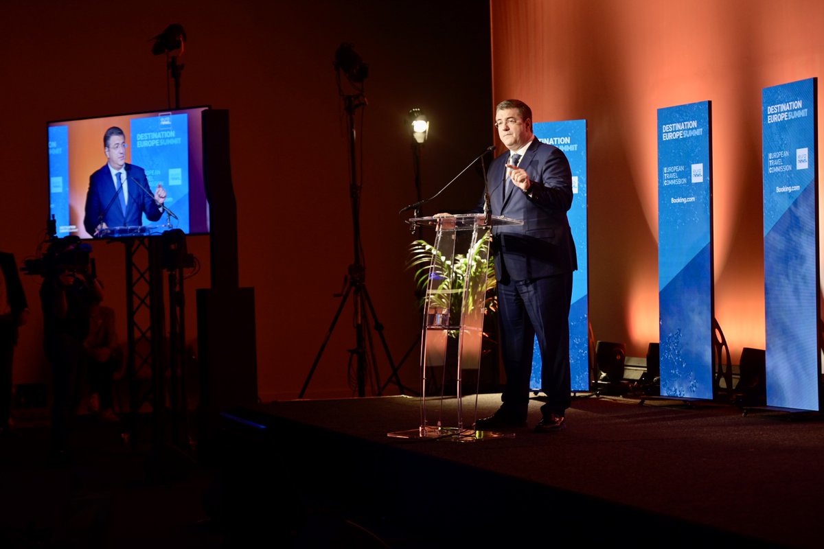 Transport_EU's tweet photo. 💬“Europe is the world’s most visited continent,” shares #EUTransport and #EUTourism Commissioner @tzitzikostas at the #DestinationEuropeSummit in Brussels.
“Let’s work together to ensure every journey to & within 🇪🇺 leaves our destinations enriched and communities stronger.” 💚 https://t.co/oGD6aemome