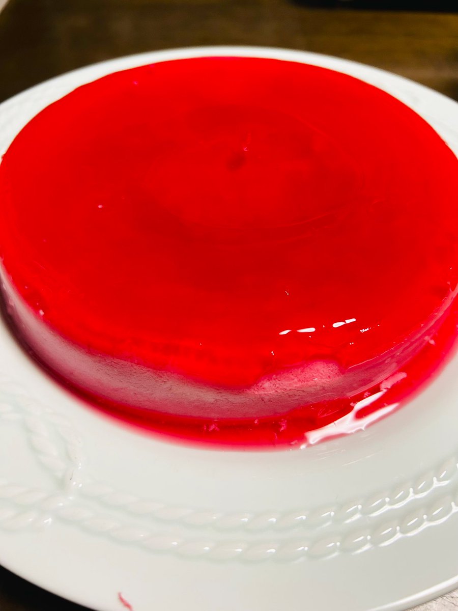 今日次男の誕生日💐
次男のリクエストケーキは、お決まりの「アセロラゼリー&amp;ムース」一人でぺろっと食べてしまう。
最近の嬉しい言葉、「介護で大変やから、朝、おにぎりぐらい自分で作って行くので、少しでも、寝てて」と言ってくれた。ありがとう、お陰様で日々、実家の母は、回復にむかってる