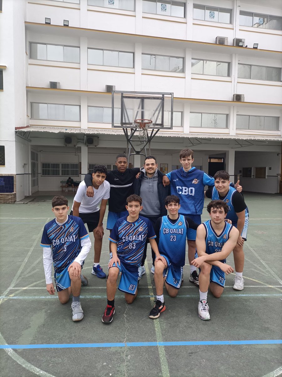 Gran esfuerzo de nuestros chicos del JUN⚪️ a pesar del resultado. Muy orgullosos de su trabajo diario. #goqalat💪🏻💙🏀