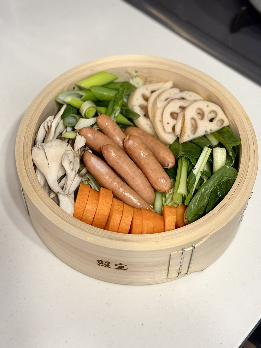 _unobox_'s tweet photo. 蒸籠を買ってから初めての冬。
ほーんとおいしい。まったく飽きない。
蒸すだけでおいしいってすごいし、
油も使わずヘルシー。せいろ𝑳𝑶𝑽𝑬… https://t.co/wgGGCRtA5S