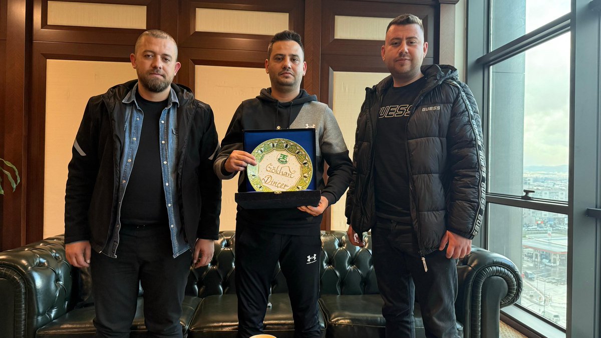 Değerli başkanım <a href="/DincerGokhan16/">Gökhan Dinçer</a> 'e derneğimize vermiş olduğu katkılardan dolayı teşekkür ederim.