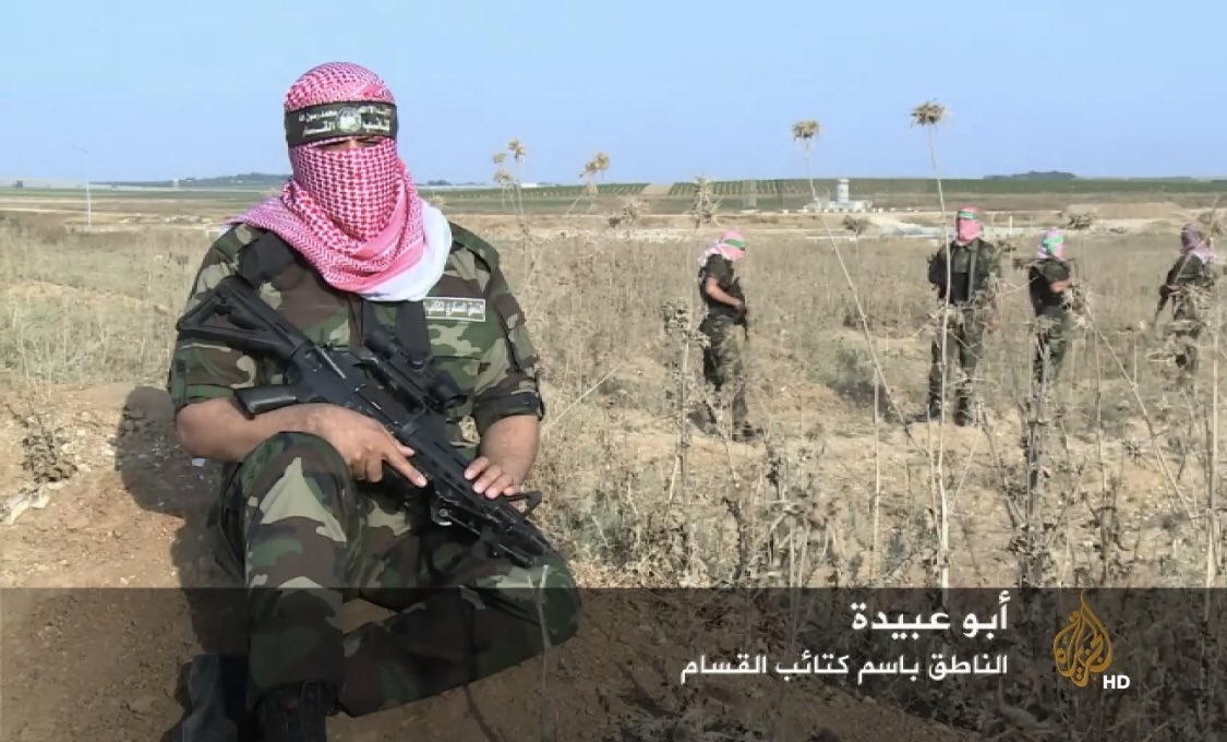 أبو عبيدة أصبح من أكبر القيادات القديمة في كتائب القسام، 22 عامًا كمتحدث عسكري واكثر من 10 سنوات كمقاتل

لا يعرف لا إسمه ولا ووجهه ولا عائلته التي هجرت من عسقلان إلى غزة بعد 1949

#غزة_تنتصر
الفلسطيني متمسك بوعد الله
والإسرائيلي متمسك بوعد ترامب
وسنرى وعد من سيتحقق في النهاية!