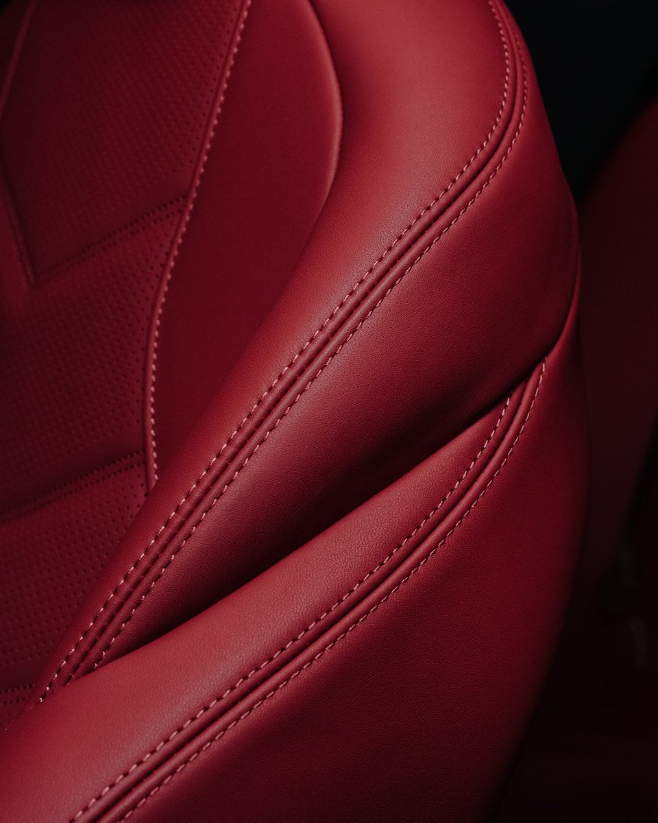 Maserati_HQ's tweet image. The interior of this #MaseratiGrecale is for those who want it all. ​
#Maserati
