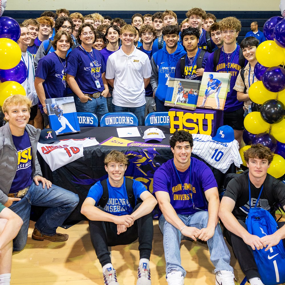 New Braunfels High School celebrated Signing Day with a special ceremony that was held on Wednesday, February 5th, in the school’s gym. Nine student-athletes signed National Letters of Intent to compete at the collegiate level.

Read more: nbisd.org/news/nationals…