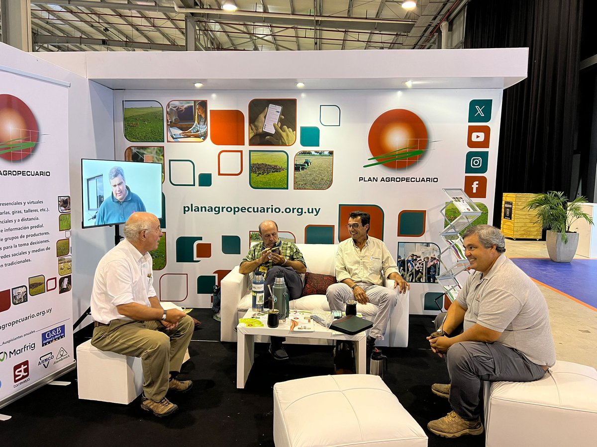 #Hoy desde📌 <a href="/agroenpunta/">AgroenPunta</a> de 🇺🇾 al 🌎

📢¡Vení a visitar nuestro stand!
¡Te esperamos!

#Ahora🖼️👇
Autoridades y Técs. parte de nuestro equipo <a href="/ecarriuy/">ecarriuy@gmail.com</a> @ingfrandona <a href="/cmolina411/">Carlos Molina Riccetto</a> <a href="/PereiraMachinM/">M. Pereira Machin</a> <a href="/ineparedescosta/">Inés Paredes</a> Ing. Santiago 
Barreto #PlanAgro