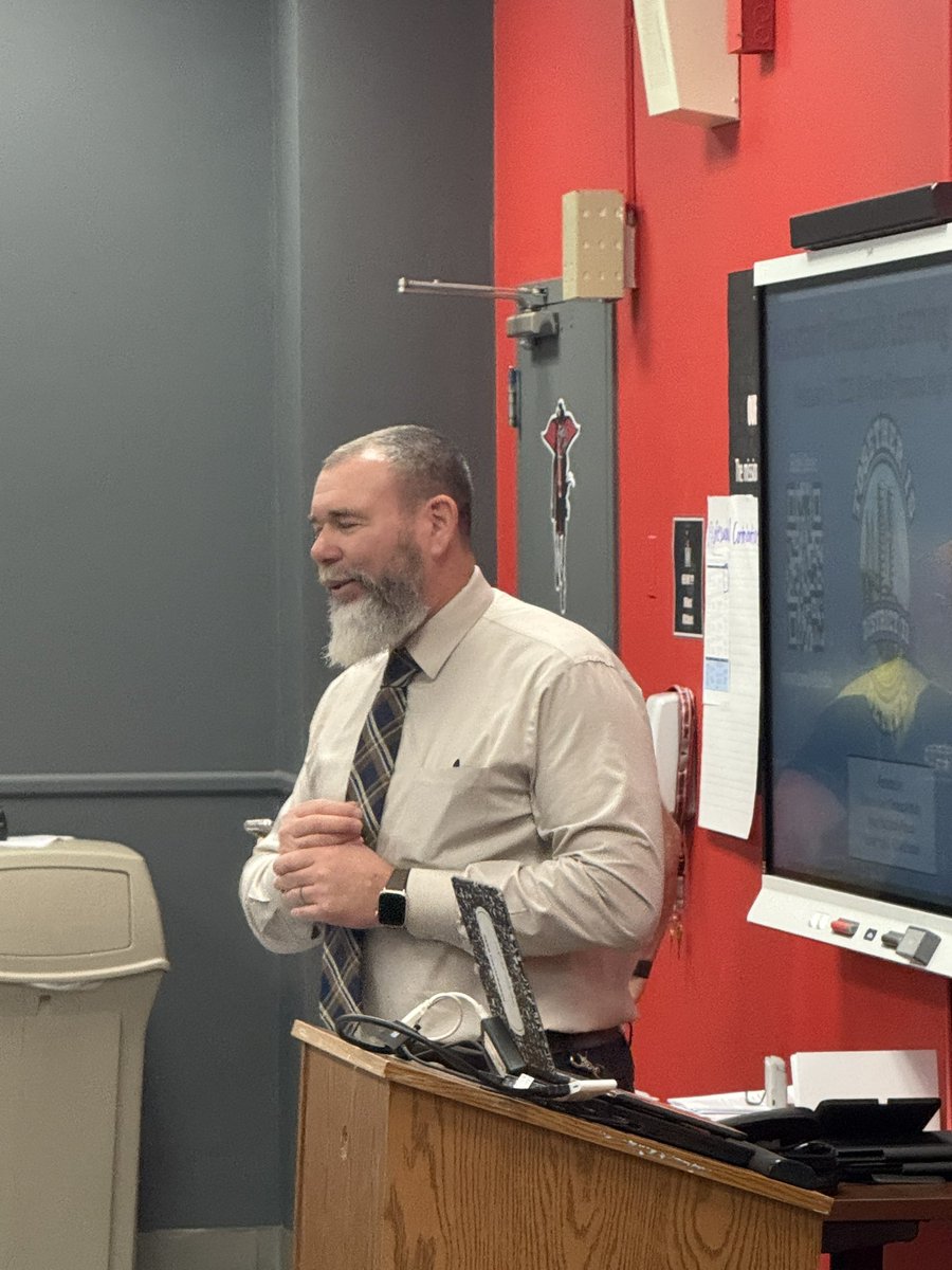 david_possner's tweet image. When superstars facilitate for other superstars, you make MAGIC! Only in @CSD31SI!!! Only at the Assistant Principal Leadership Session 3!