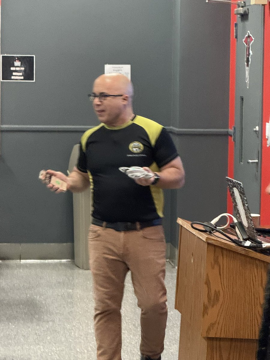 david_possner's tweet image. When superstars facilitate for other superstars, you make MAGIC! Only in @CSD31SI!!! Only at the Assistant Principal Leadership Session 3!