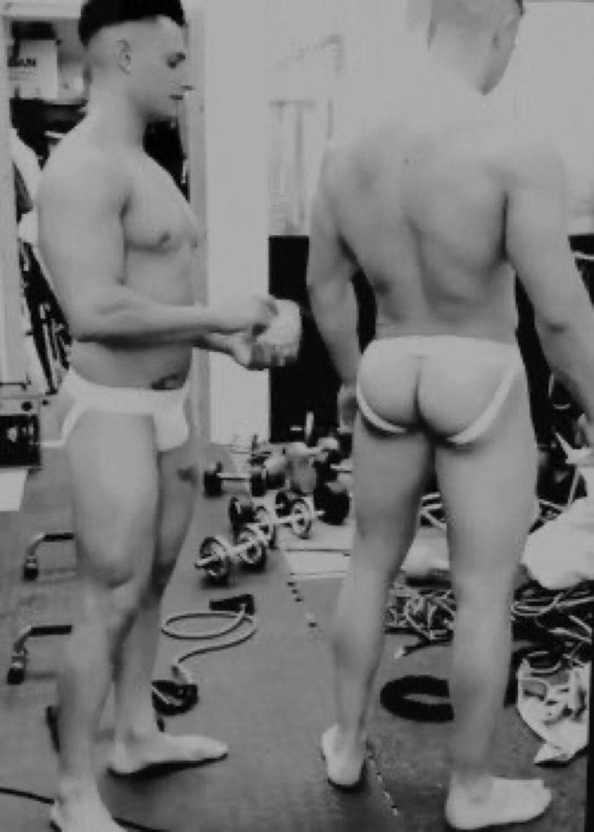 sportsgearfet's tweet photo. #jockstrap #lockerroom #guysinjocks #guysinunderwear #vintageporn https://t.co/1laCJ96ajo