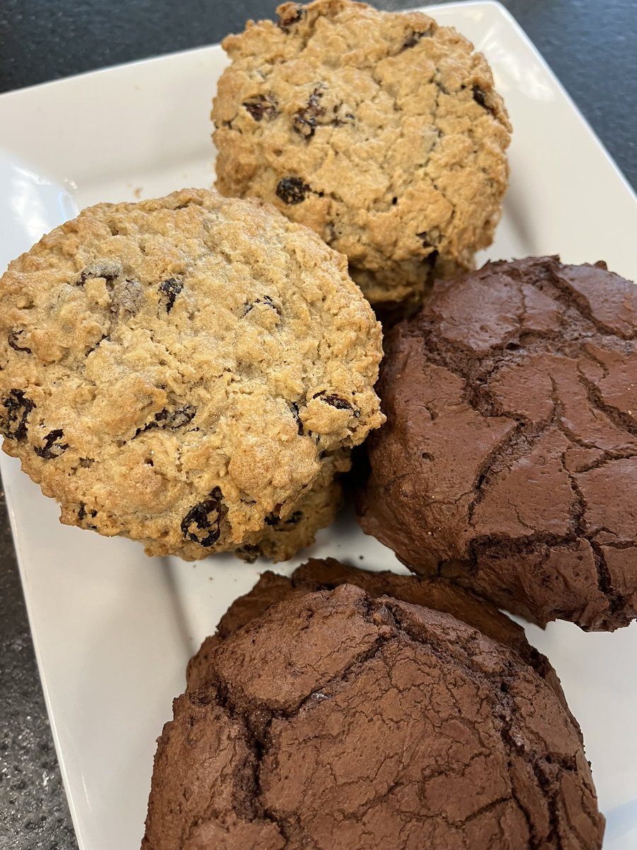 Different_Blend's tweet photo. It’s snowing out but we’re here with some of your favorites! ❄️

Today, tomorrow, and Saturday we have jumbo oatmeal raisin and jumbo mudslide cookies 🍪 

We open at 10! 👋🏻

#differentblendbakery #glutenfree #bakery #celiac #celiacdisease #cookies #jumbocookies #oatmealraisin https://t.co/PFir29AahX