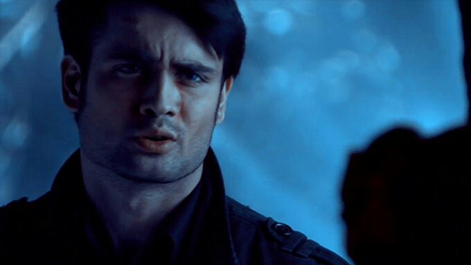 VoiceOfChahat's tweet image. You &amp;amp; I walk a fragile line,
I've known it all this time 
But I never thought I'd live to see it break 💔

#VivianDsena #pkyek