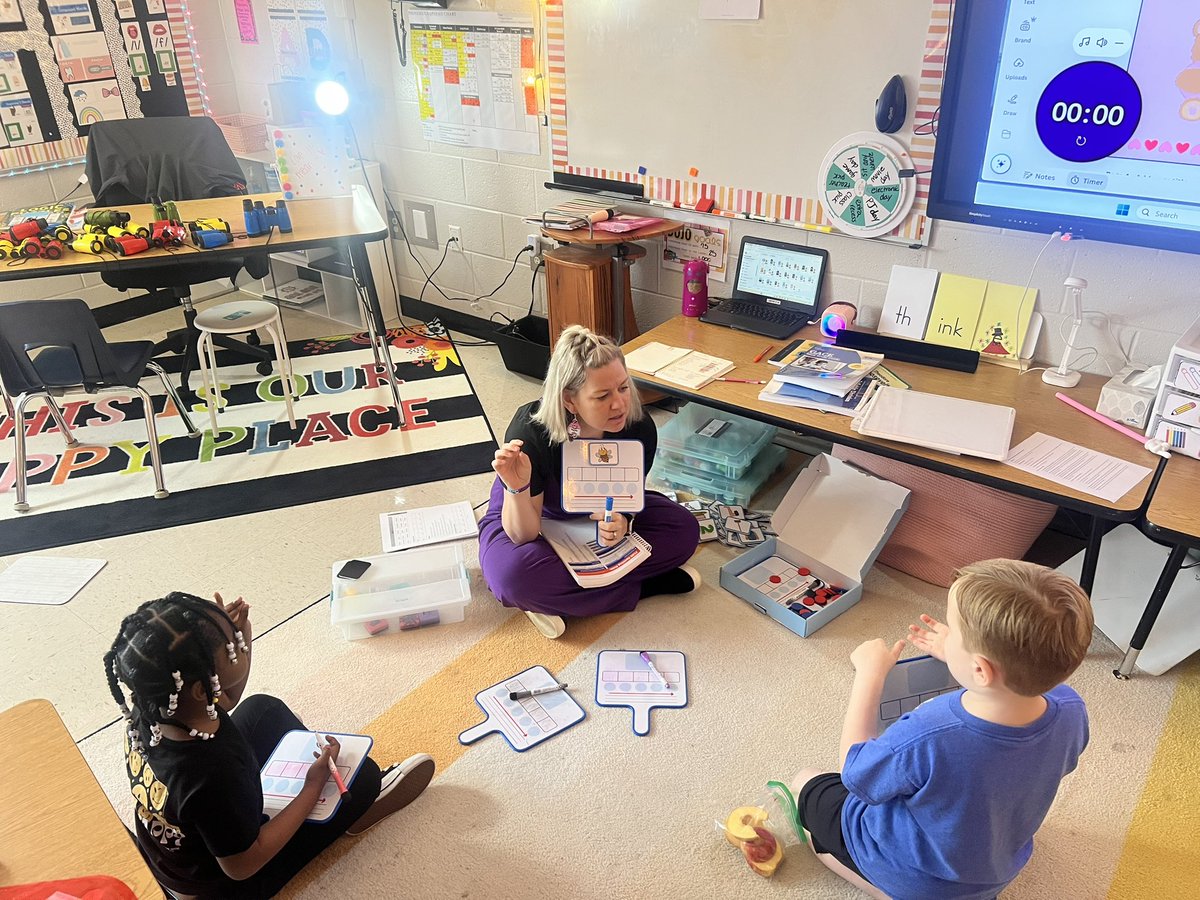 Love walking into a classroom to see small groups occurring during snack time!! #bestjobincobb #manipulatives <a href="/PickettsMillES/">Pickett's Mill ES 🏴‍☠️⚓️☠️🦜</a>