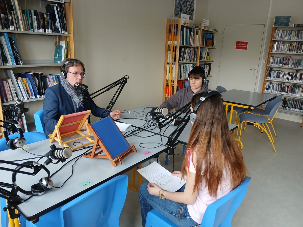 Lycée professionnel Roland Carraz (@lpcarraz) on Twitter photo Rencontre avec l'historien Jean Vigreux pour les 2de Métiers de la sécurité dans le cadre du Concours National de la Résistance et de la Déportation. Un grand merci à lui #CNRD <a href="/AcademieDijon/">Académie de Dijon</a> <a href="/fondationresist/">Fondation de la Résistance</a> Rencontre avec l'historien Jean Vigreux pour les 2de Métiers de la sécurité dans le cadre du Concours National de la Résistance et de la Déportation. Un grand merci à lui #CNRD <a href="/AcademieDijon/">Académie de Dijon</a> <a href="/fondationresist/">Fondation de la Résistance</a>