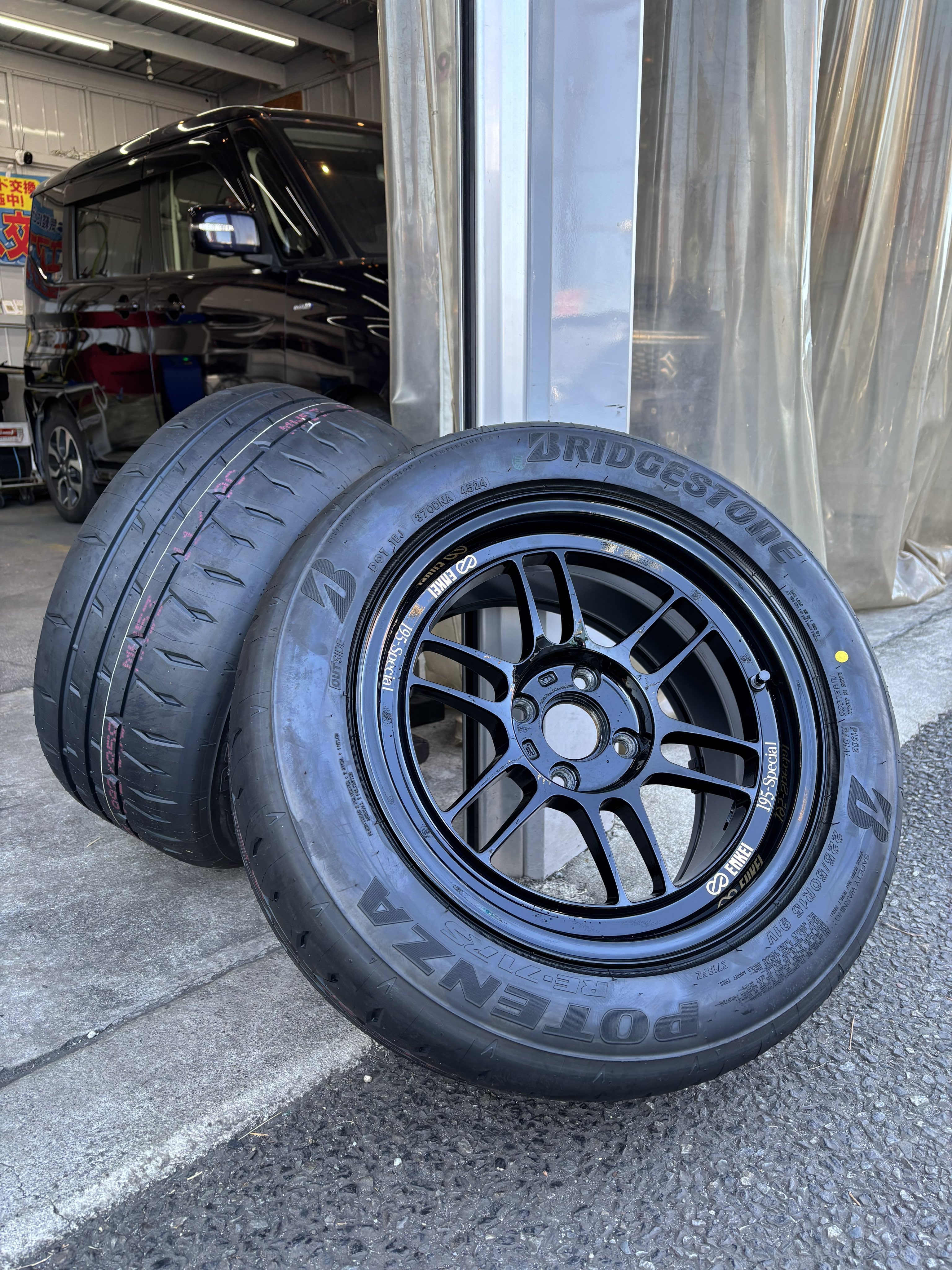 エンケイ RE71RS 195/55/15 小さくっ エンケイ RE71RS 195/55/15 小さくっ
