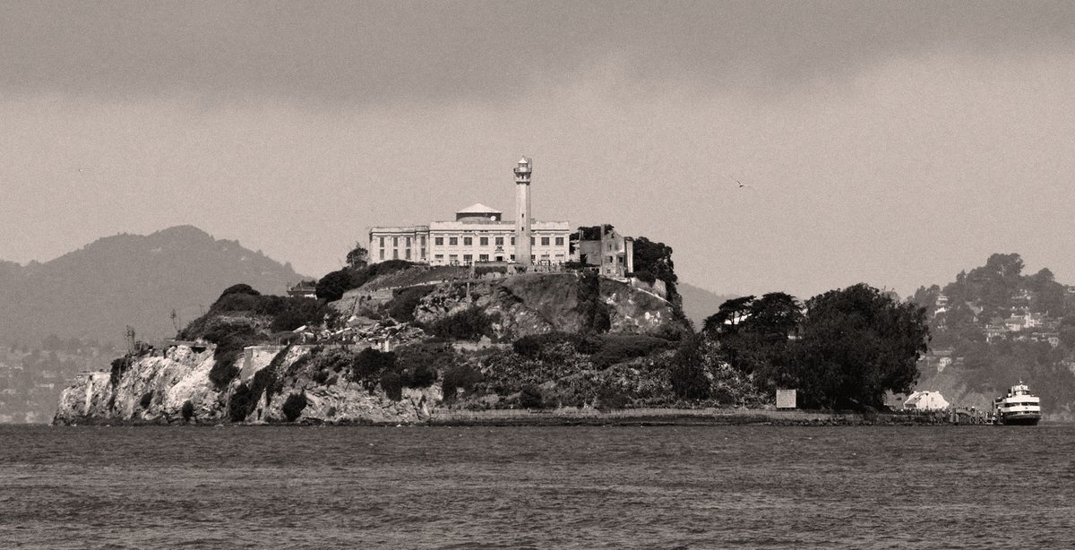 Edgar Verburg (@edgarverburg) on Twitter photo Onlangs was ik te gast bij <a href="/BNR/">BNR Nieuwsradio</a> over project #Alcatraz in Fortnite. Luister hier naar 't interview door @JoeVanBurik, <a href="/NKooloos/">Niels Kooloos</a> en Jochem Visser 🎙
bnr.nl/podcast/all-in… Onlangs was ik te gast bij <a href="/BNR/">BNR Nieuwsradio</a> over project #Alcatraz in Fortnite. Luister hier naar 't interview door @JoeVanBurik, <a href="/NKooloos/">Niels Kooloos</a> en Jochem Visser 🎙
bnr.nl/podcast/all-in…