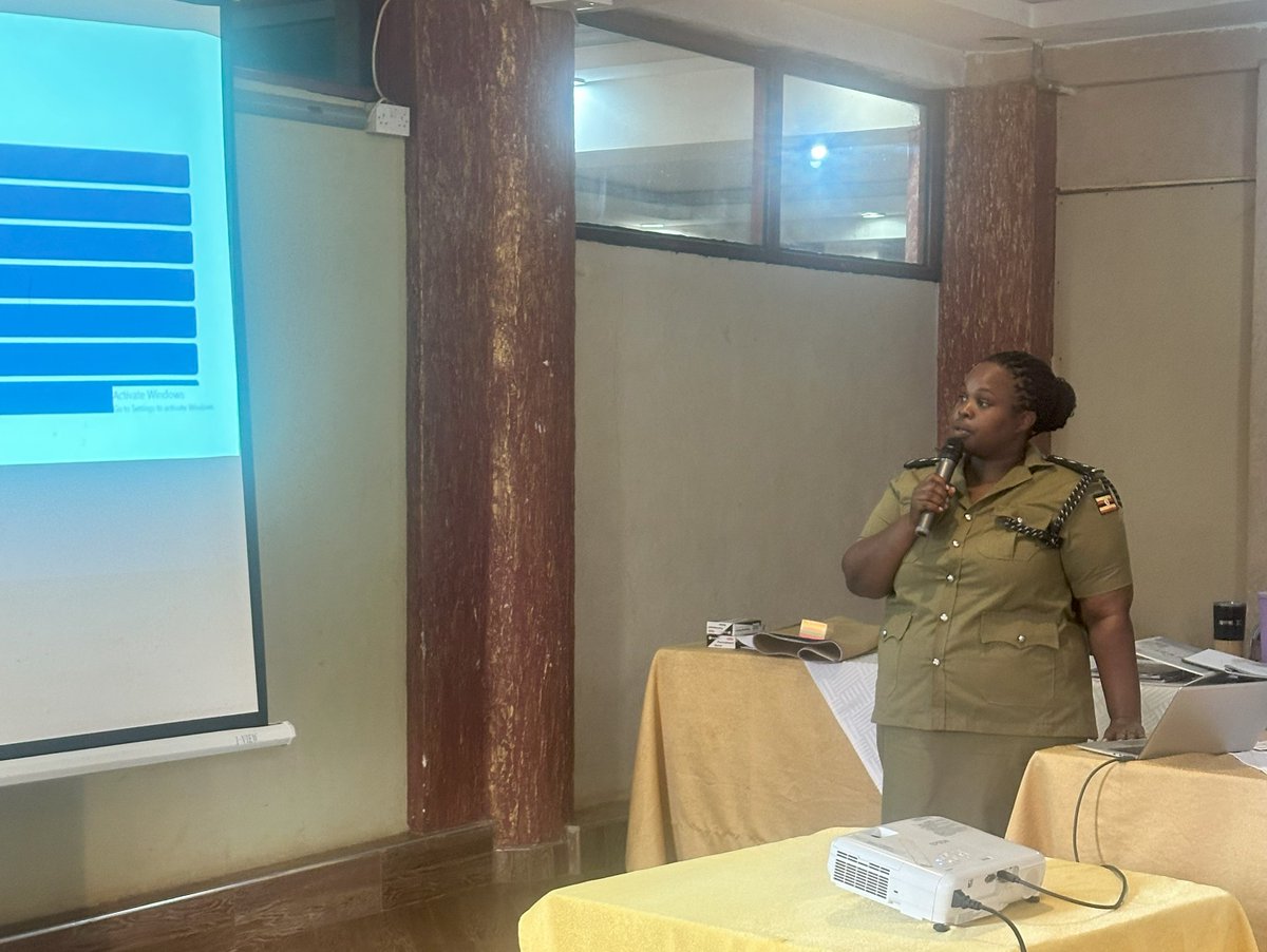 EPRC_official's tweet image. Our partners from @PoliceUg  @EOC_UG @StatisticsUg  made  presentations on the existing and accessible #GENDERSTAT on #GEWE  during the workshop #genderanalysis for #Policydecisions  @yvonneZNK @82556711   @IreneNafungo