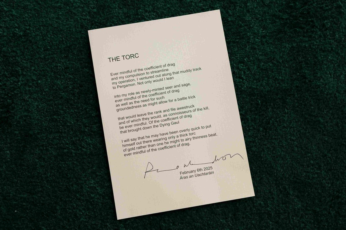 PresidentIRL's tweet image. President Michael D. Higgins this morning conferred the honour of Saoi of Aosdána on the poet Paul Muldoon at a ceremony at Áras an Uachtaráin. The President presented Paul with the symbol of the office of Saoi, the gold Torc. Read more at president.ie/en/media-libra…