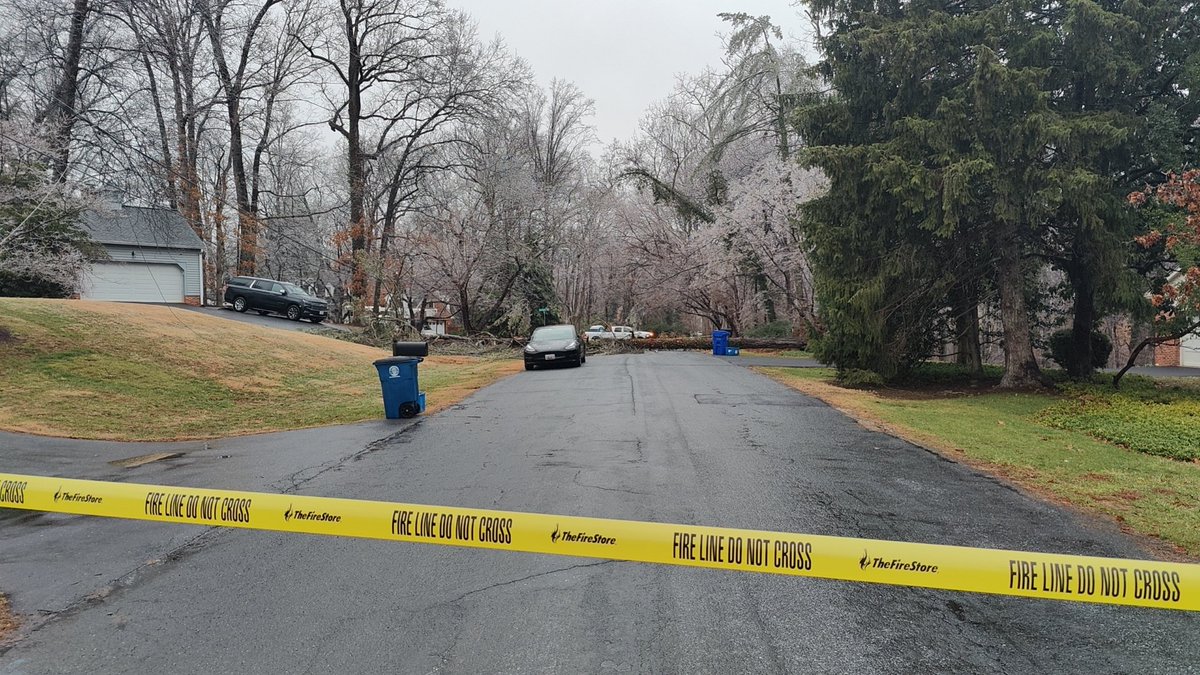 cares2020's tweet photo. @311MC311 @PepcoConnect  fallen tree across road 11218 Willowbrook dr and Cherbourg Dr. in Potomac since 6am today.  Fallen power lines affecting whole neighborhood. Kids have walk to school. Cars can't get through. https://t.co/Wyy7aZNS2y