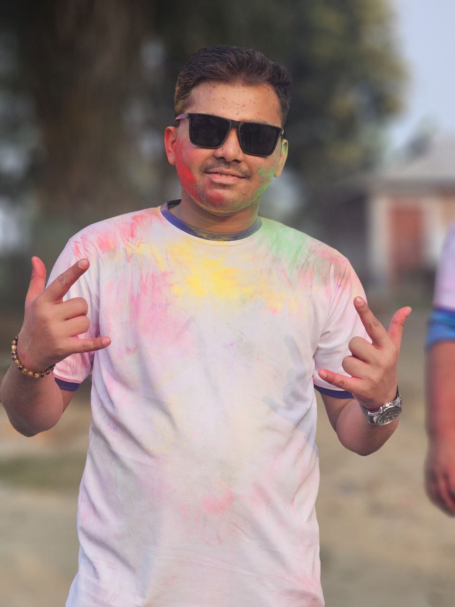 Prayasaha's tweet image. “Last class, last memories—closing this chapter with laughter and lifelong friendships. Cheers to the journey ahead! #RagDay #FinalClass #EndOfAnEra”

BBA 12th batch ❤️