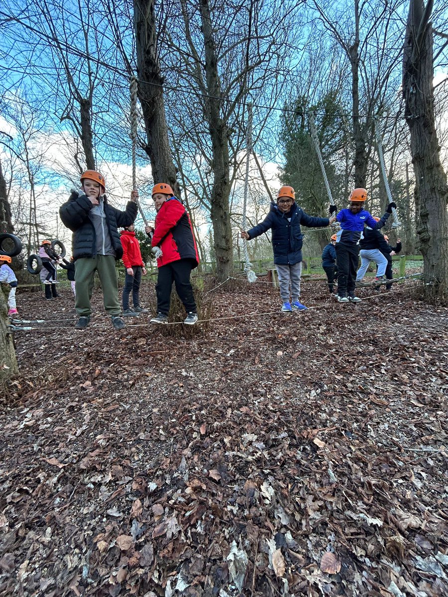 langtonsreach2's tweet photo. Look how balanced Group 3 are! #REAch2 #GilwellPark25 #11B411 https://t.co/RC8vC5sBR7
