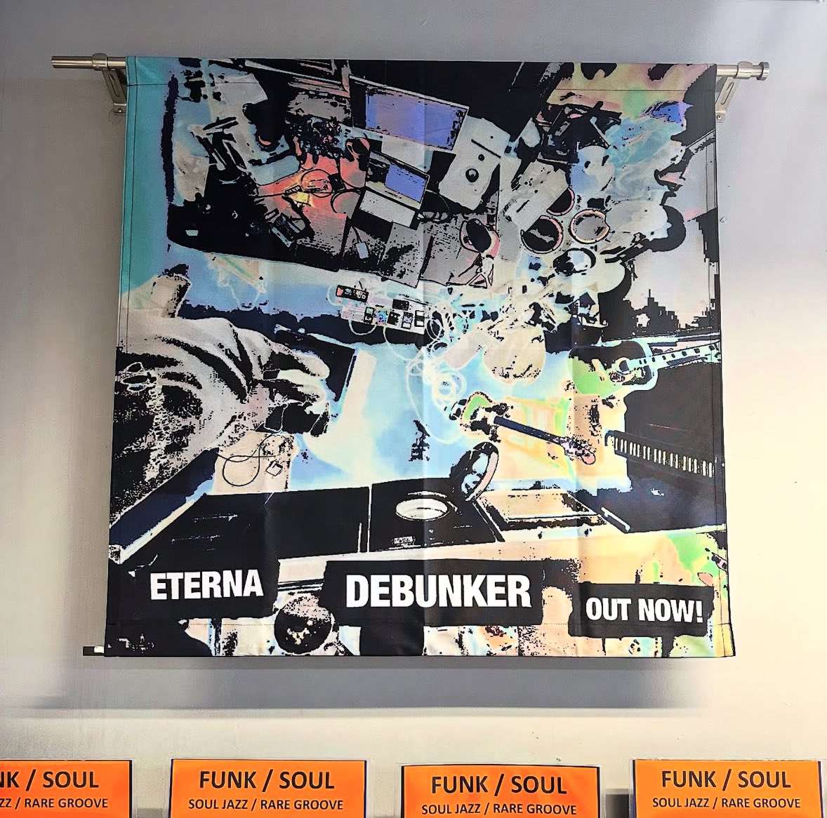 BRAND NEW BANNER

Eterna - ‘Debunker’

piccadillyrecords.com/157885/Eterna-…

Barry says: Paradoxically, hugely complex and intricate while coming across as easy and lo-fi make for a beguiling and constantly evolving listen.

<a href="/section1world/">s❶</a>