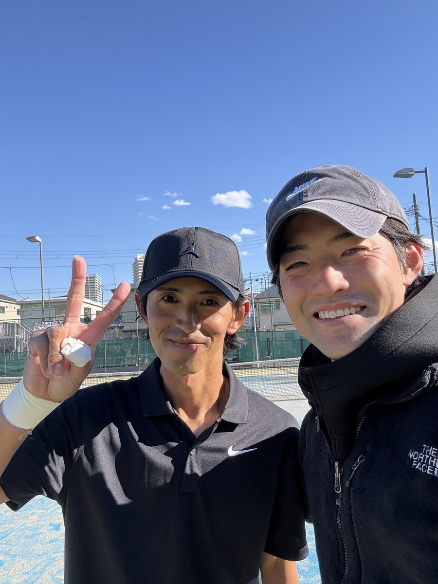takatoadachi's tweet photo. タウンテニスに翔吾さん♪
#Wilson https://t.co/2eB3Xg8R2o