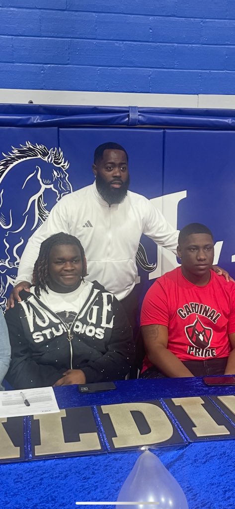 Aldine Mustangs Football (@aldinemustangs) on Twitter photo Yesterday on #NationalSigningDay we had two of our seniors sign there NLI so far and have a few more that are still weighing their options. Congratulations to <a href="/deuceunowiser/">Keishon Wiser</a> on signing with <a href="/TVCCFOOTBALL/">TVCC FOOTBALL</a> and <a href="/Dereonwilliam/">Dereon williams</a> signing with <a href="/BLINNFBRECRUIT/">BLINN FB RECRUITING</a> Yesterday on #NationalSigningDay we had two of our seniors sign there NLI so far and have a few more that are still weighing their options. Congratulations to <a href="/deuceunowiser/">Keishon Wiser</a> on signing with <a href="/TVCCFOOTBALL/">TVCC FOOTBALL</a> and <a href="/Dereonwilliam/">Dereon williams</a> signing with <a href="/BLINNFBRECRUIT/">BLINN FB RECRUITING</a>