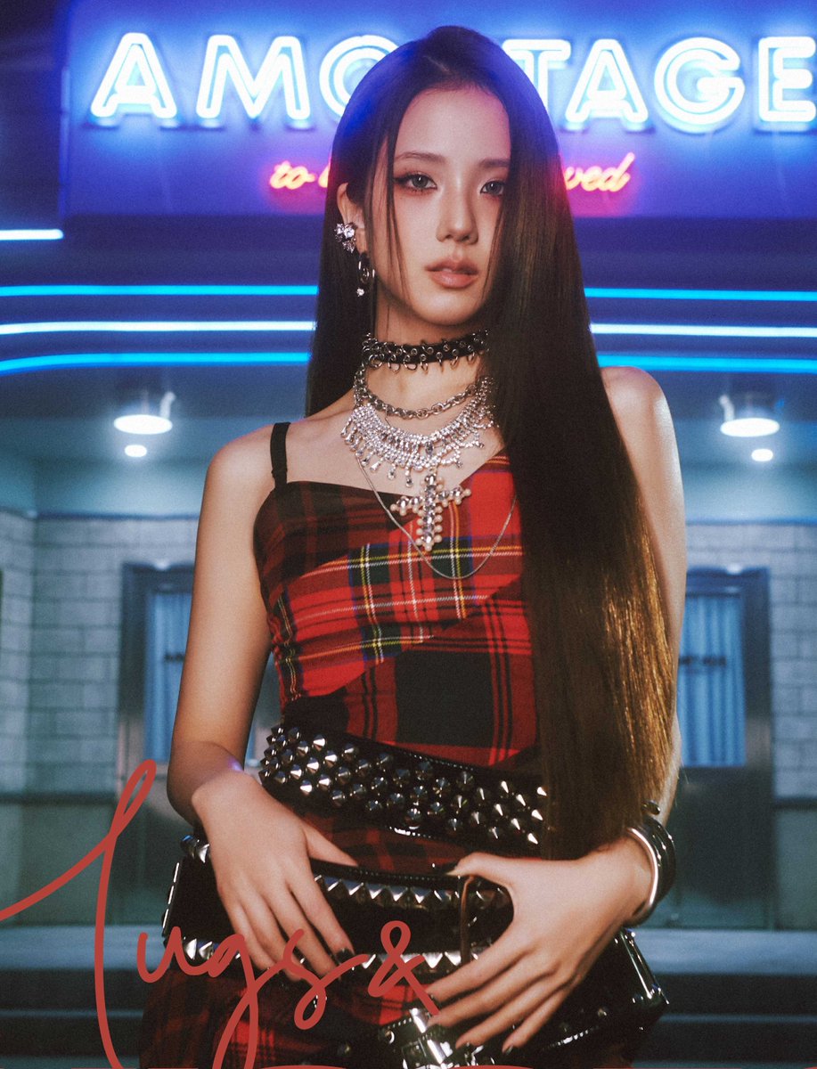 jisoogaIIery's tweet photo. JISOO?!?! https://t.co/6DoXF2gsNG