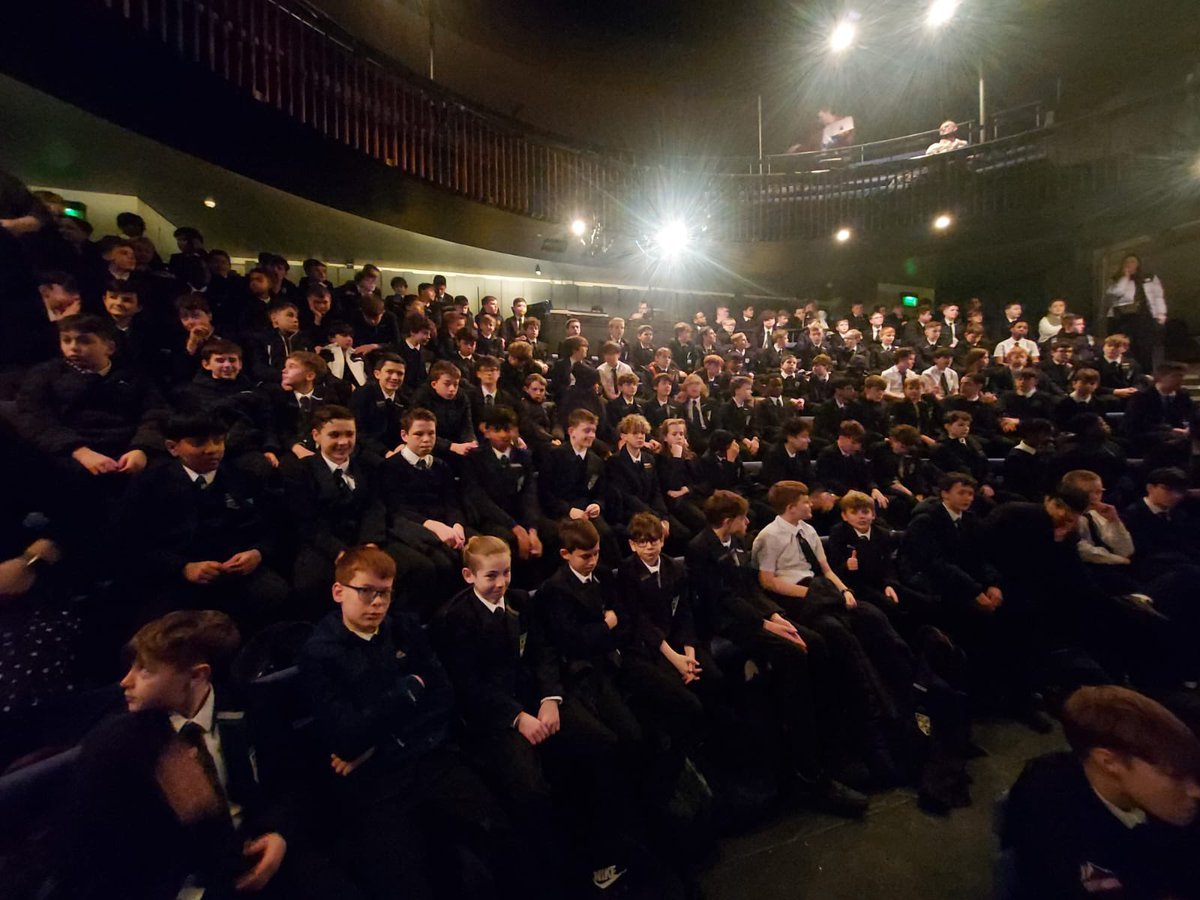 rw_school's tweet photo. Earlier this week our entire RWS8 cohort had a fantastic time watching a performance of their class reader, Pig Heart Boy, at the @Unicorn_Theatre followed by lunch with a great view over the River Thames. 

#LearnLeadExcel

🖤💚 https://t.co/kBDDbiB8cq