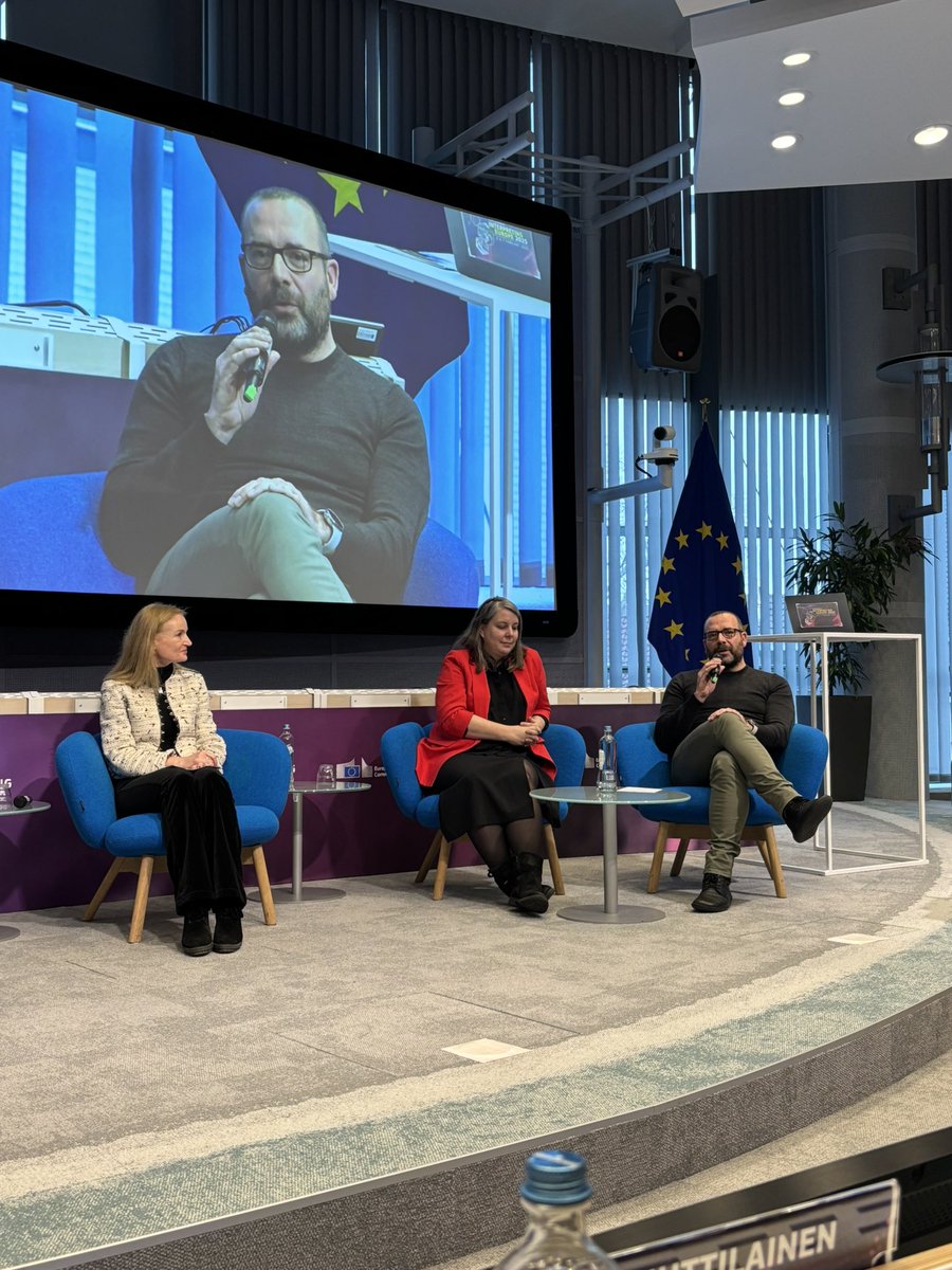 jhsaseta's tweet photo. Carlos García Vico talking about how to become a better interpreter thanks to AI

#InterpretingEurope https://t.co/XA88n7l5Wj