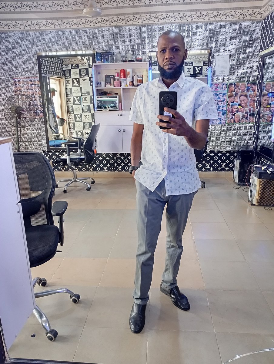 harmoje's tweet image. Happy Thankful Thursday Everyone! Remember; two things truly define a person in life, 
your patience during moments of struggle and survival &amp;amp; your attitude when you survived and elevated to the world..
Another page.
Another chapter.
BEGAN!!!.
Happy 365days to me