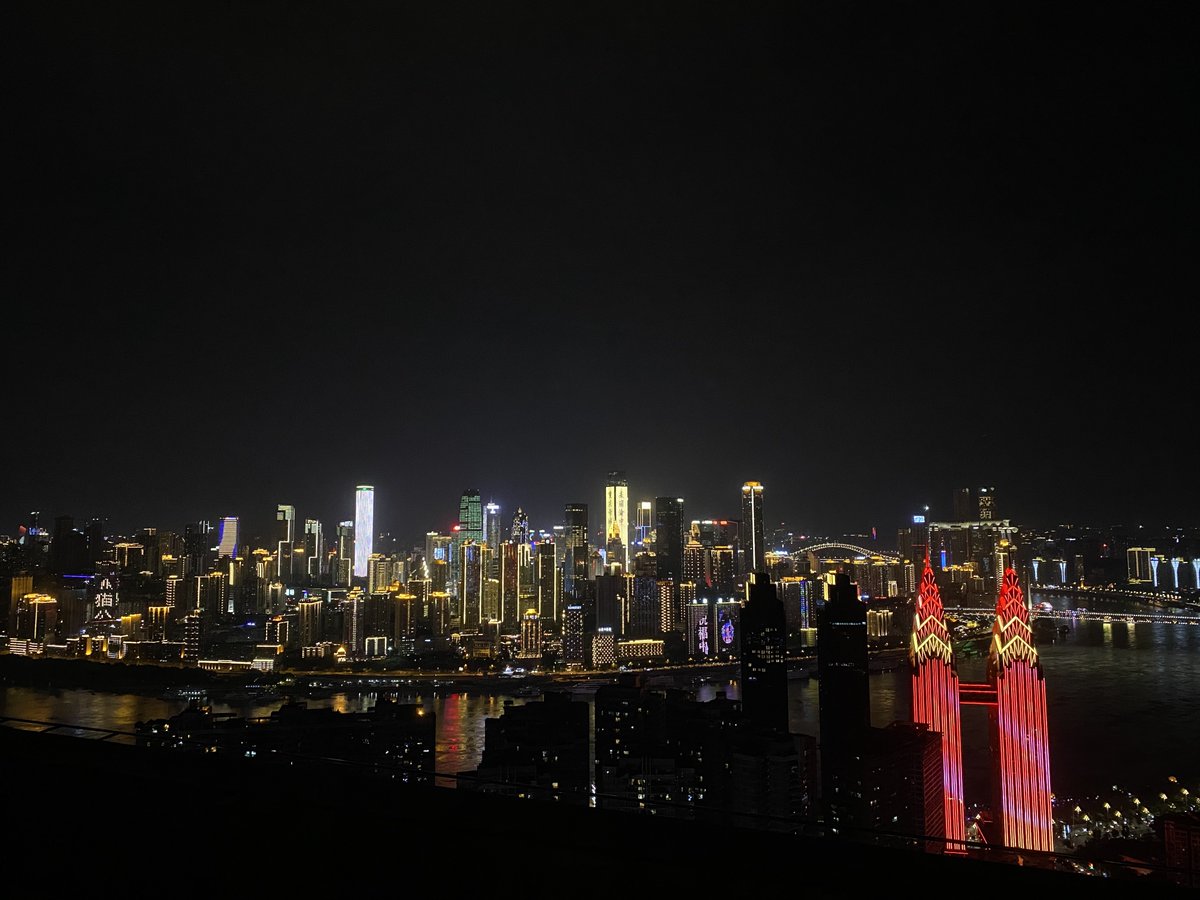 南岸哪家烧烤好吃？ 有没有带路一起的？
#重庆  #重庆夫妻 #重庆情侣 #重庆单女