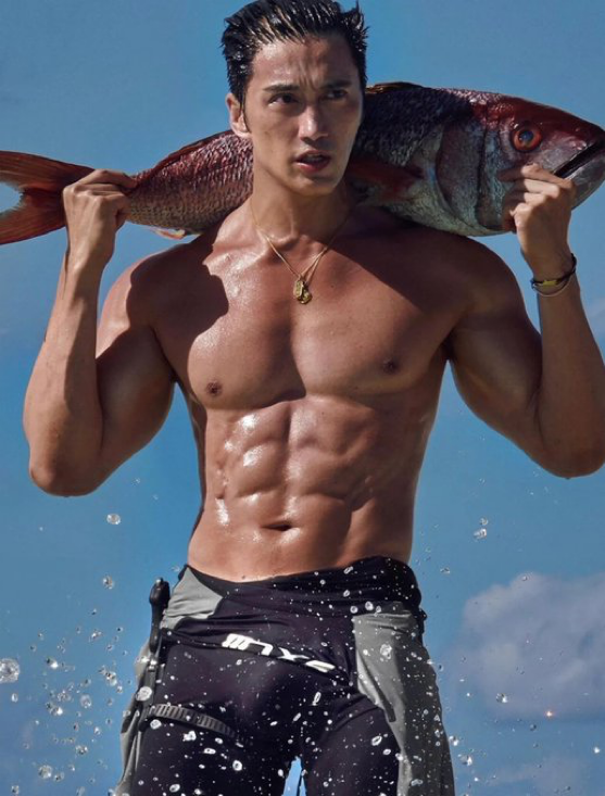 mathewbowyer5's tweet photo. His name is Chuando Tan.

This 58-year-old model looks 20, all because of his daily habits.

And the crazy part? You can adopt 99% of them today.

Here’s everything you need to know: 🧵 https://t.co/LaQAFECAlt