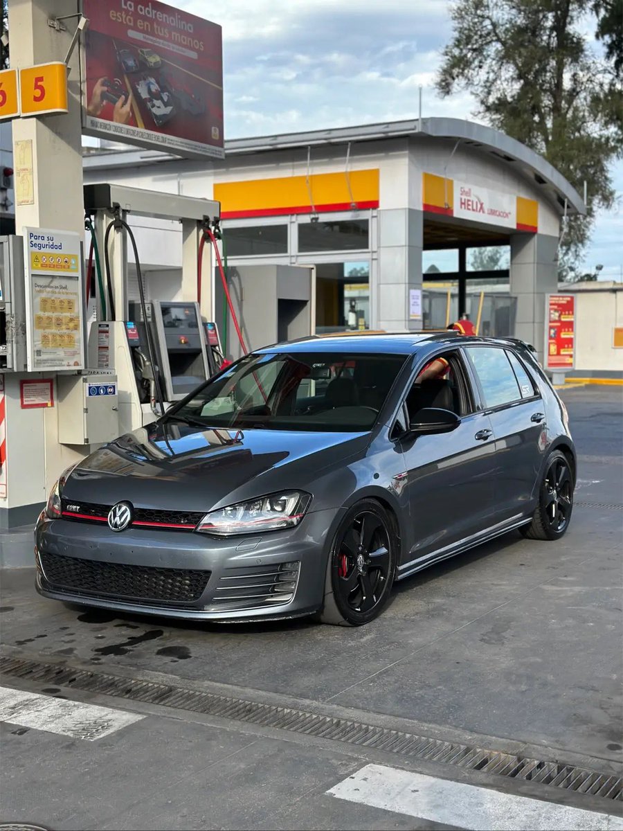 fierros_al_piso's tweet photo. gti https://t.co/A2TP58yrcg