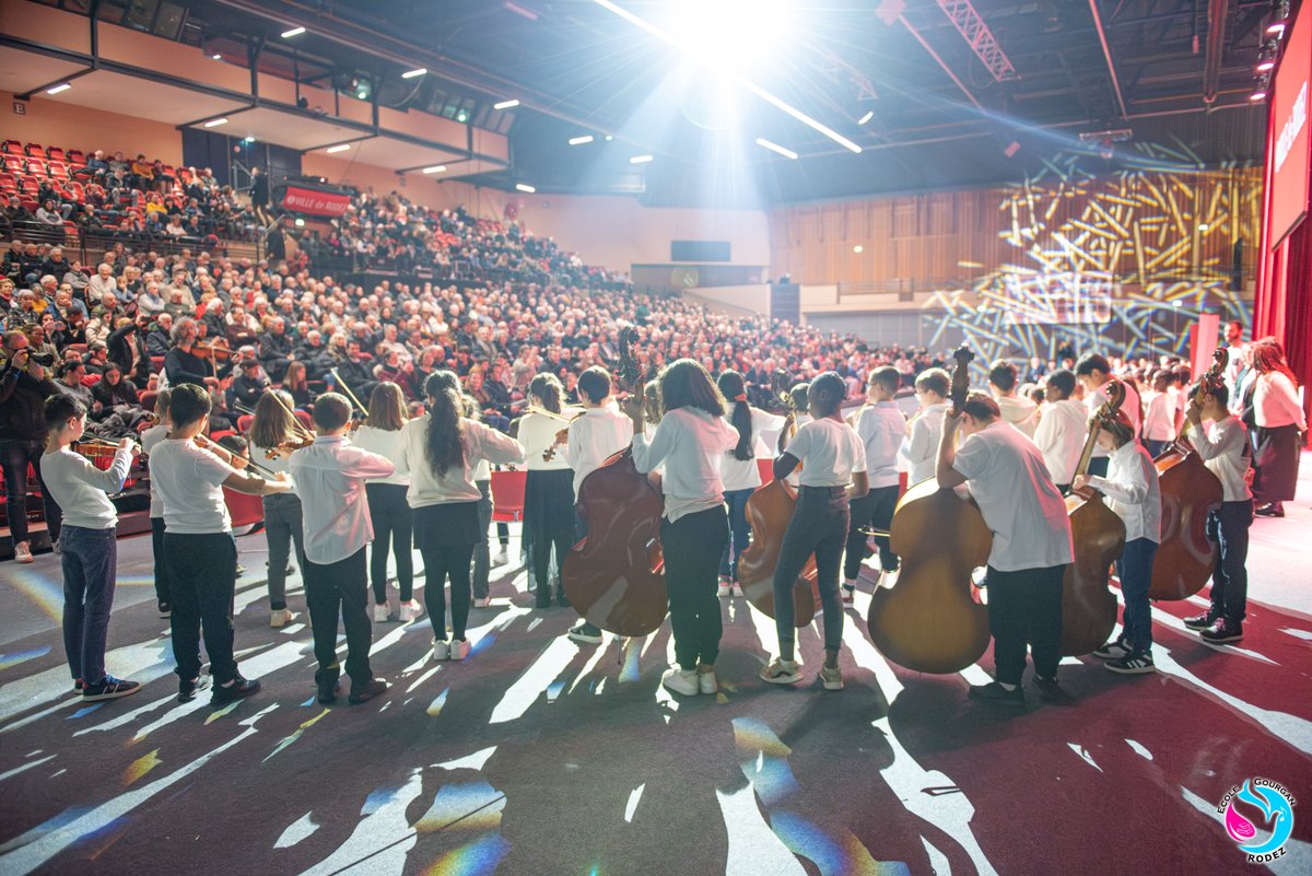Trousse à projets (@trousseaprojets) on Twitter photo La <a href="/daacpoitiers/">Daac de Poitiers</a> organise le premier Festival des Arts à l'Ecole
Cet événement se tiendra en avril au <a href="/futuroscope/">Futuroscope</a> et réunira 6 000 jeunes talents autour du chant, de la danse, du théâtre, de la musique et des orchestres 🎶
Pour soutenir cet événement : trousseaprojets.fr/projet/14105 La <a href="/daacpoitiers/">Daac de Poitiers</a> organise le premier Festival des Arts à l'Ecole
Cet événement se tiendra en avril au <a href="/futuroscope/">Futuroscope</a> et réunira 6 000 jeunes talents autour du chant, de la danse, du théâtre, de la musique et des orchestres 🎶
Pour soutenir cet événement : trousseaprojets.fr/projet/14105