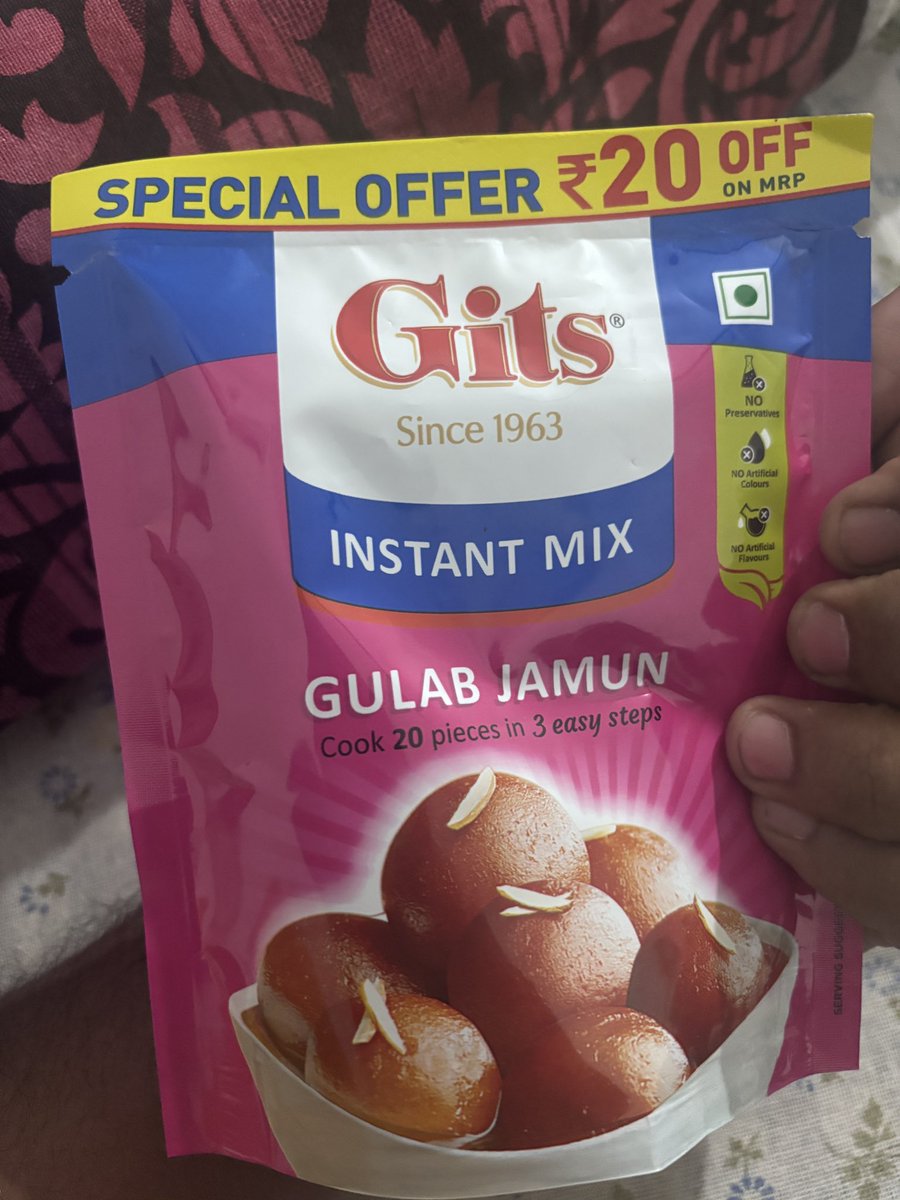 chintu_moto's tweet image. @Gitsfood Purchased a 100g pack of Gits Gulab Jamun from a local shop. The front says Special Offer: ₹20 off on MRP, and the back shows an MRP of ₹65. But the shopkeeper refused the discount and charged ₹61. @GitsFood, is this offer valid? #ConsumerRights #PricingIssue