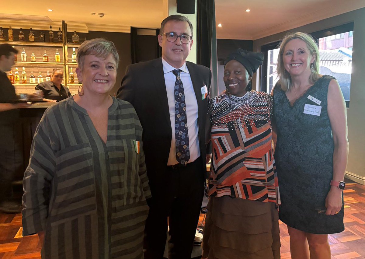 IrlAmbRSA's tweet photo. Fantastic evening of music, creative and design conversations @ChefsWarehouse1 in Cape Town yesterday to mark  St Brigid’s day. Thank you @NelClare and ISAA for a wonderful event. https://t.co/SqCXNIIN6t